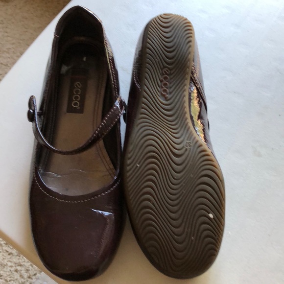 Ecco 6M Patent Leather Burgundy Flat Shoes - Picture 1 of 4